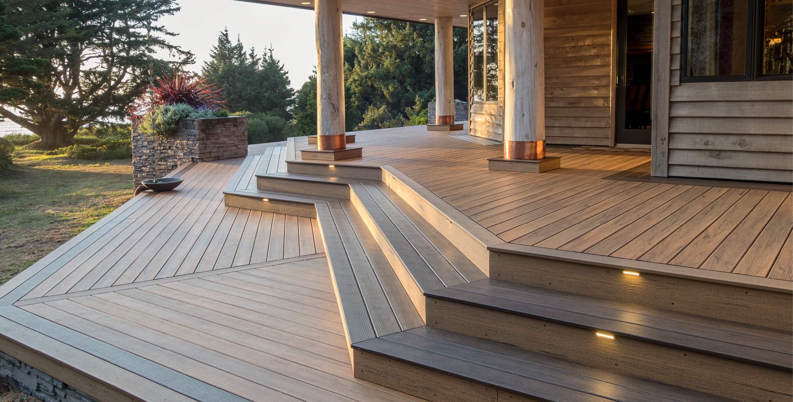 Image of decking created using AZEK TimberTech products.